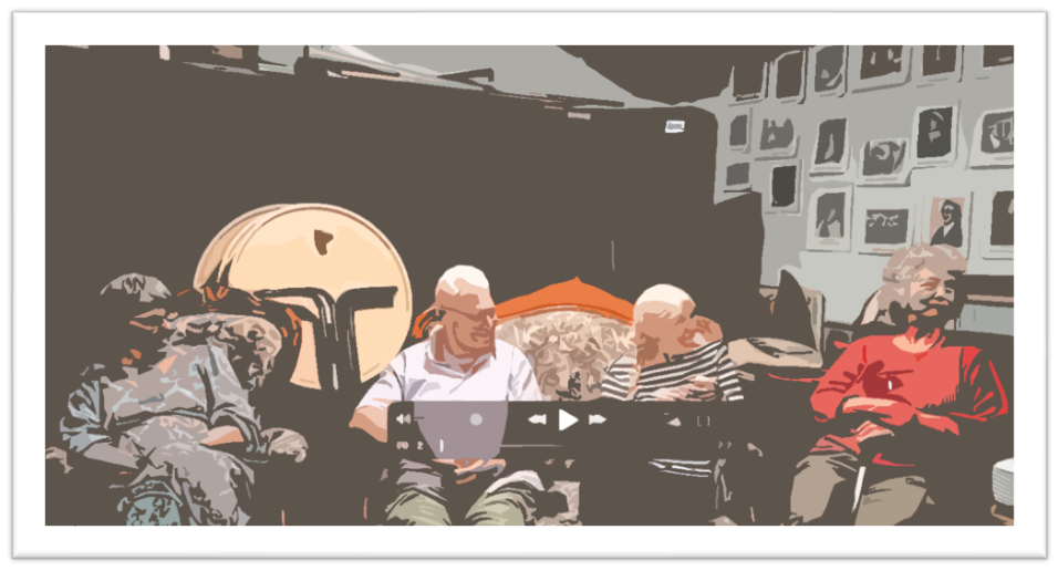 Theaterprobe mit Teilnehmern in Ausstellungsraum