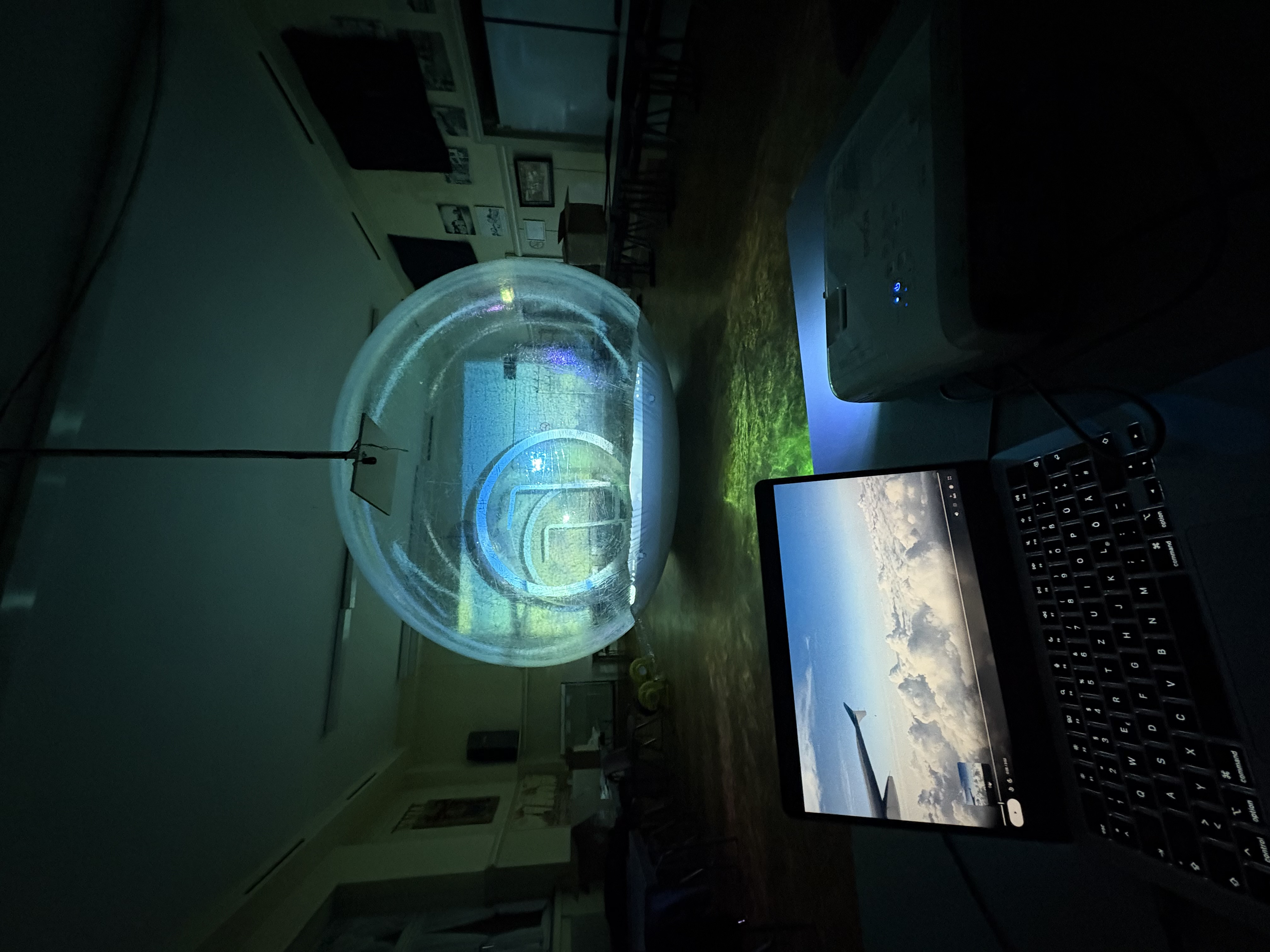 Multimedia Theater-Installation mit Projektion